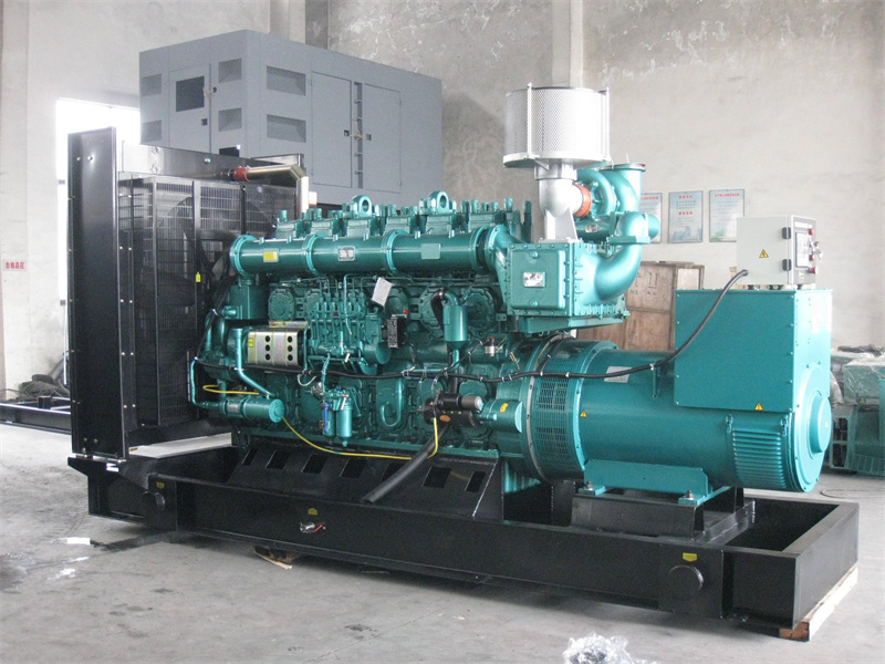 柏乡200KW 柴油发电机的油耗是多少？