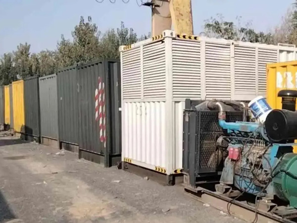 柏乡200KW柴油发电机机组每小时油耗是多少？